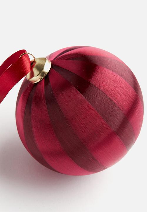 H&M - Satin thread bauble - red striped