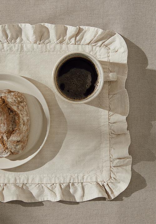 H&M - 2-Pack frill-trimmed place mats - light beige
