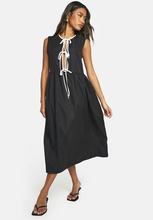 boohoo - Contrast Tie Front Woven Midi Dress - Black
