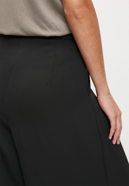 edit - Sewn in pleated pants - black