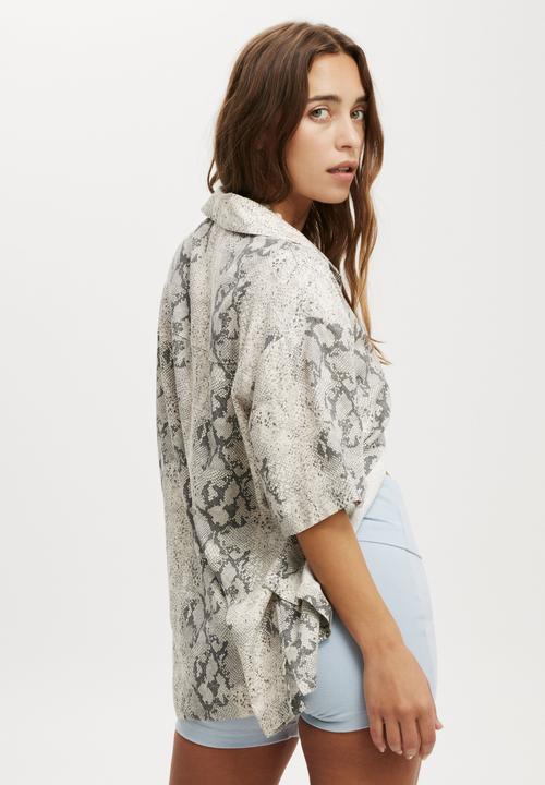 Cotton On - Haven Short Sleeve Shirt - Snake