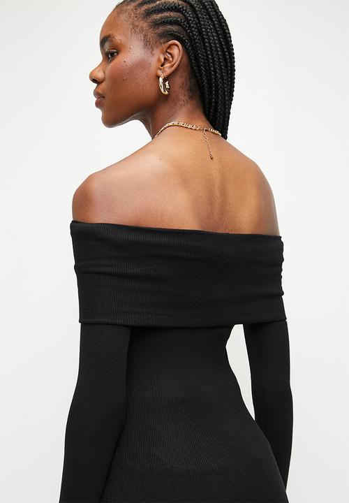 Superbalist - Fitted off the shoulder tee - black