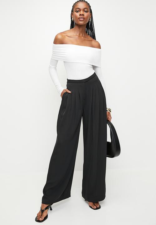 Superbalist - Fitted off the shoulder tee - white