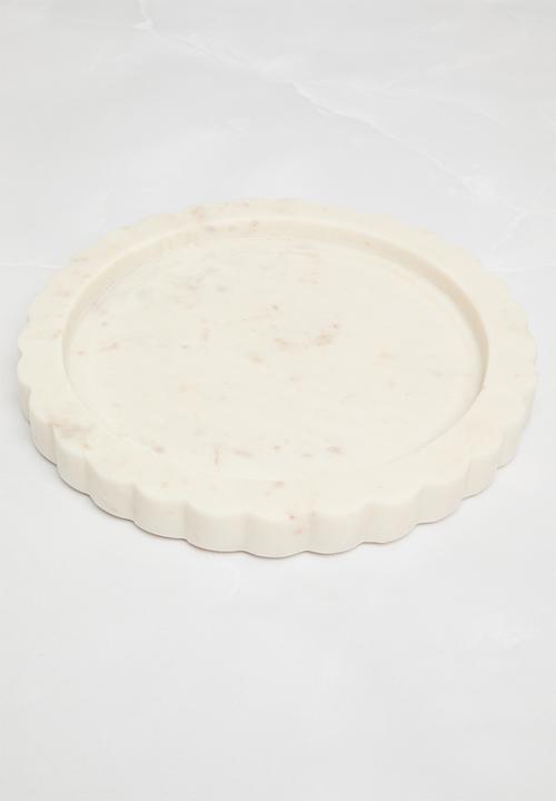 Sixth Floor - Scalloped marble platter - White