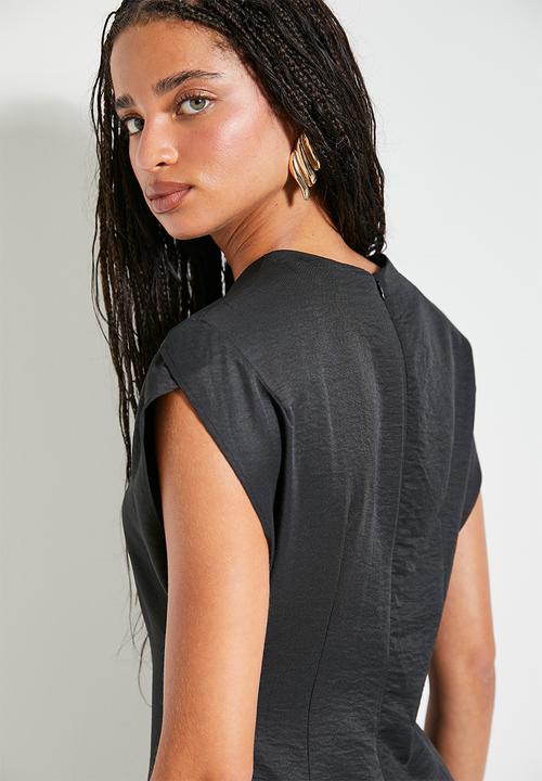 Superbalist - Minimal power shoulder midi dress - black