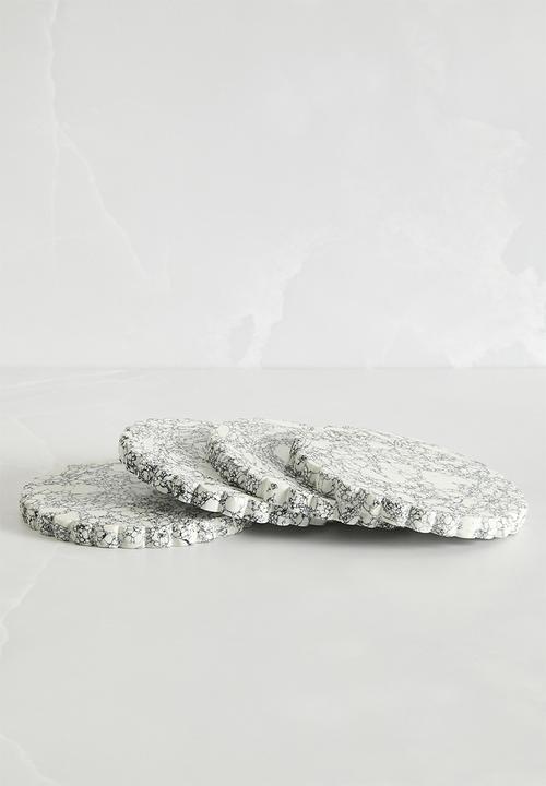 Sixth Floor - Scalloped coaster set of 4 - black & white