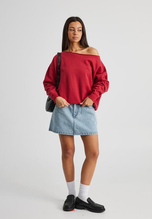 Factorie - Super Slouchy Off Shoulder Crew - Scooter Red