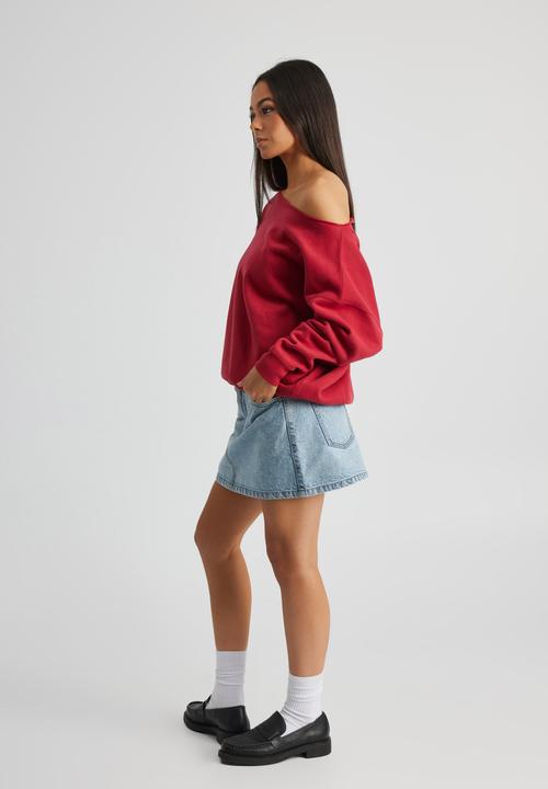 Factorie - Super Slouchy Off Shoulder Crew - Scooter Red