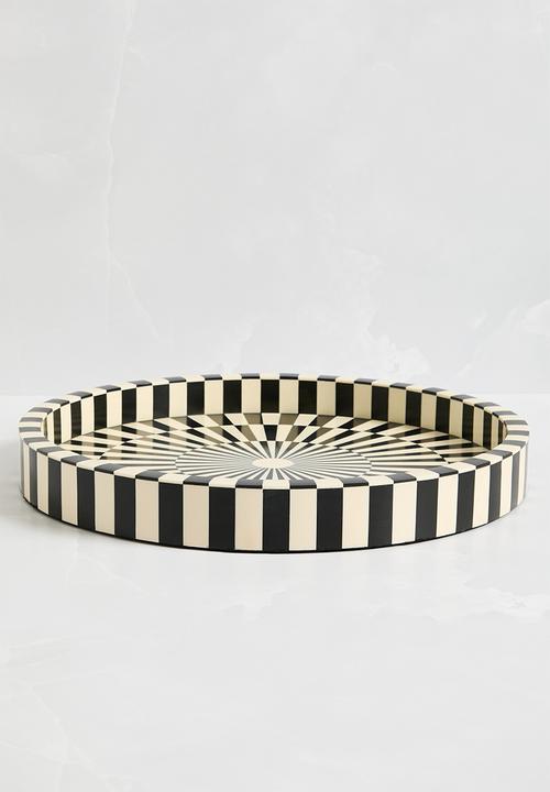 Sixth Floor - Resin round drinks tray - Black & White