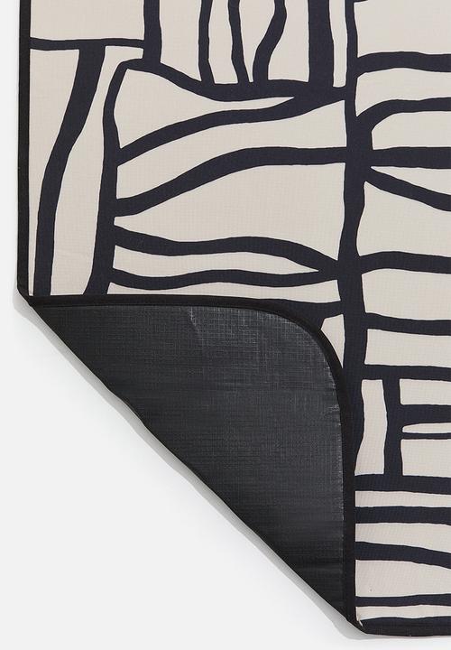 H&M - Patterned picnic blanket - light beige & black