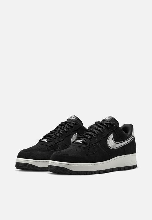 Nike - Air Force 1 '07 lv8