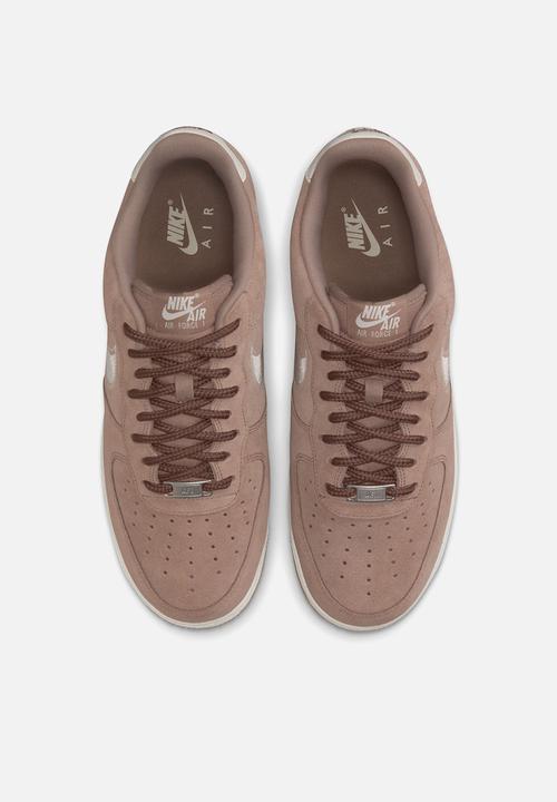 Nike - Air Force 1 '07 lv8