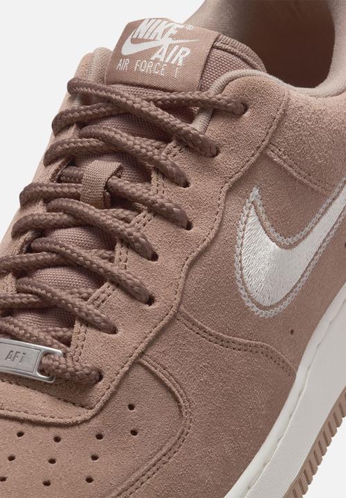 Nike - Air Force 1 '07 lv8