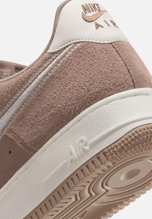 Nike - Air Force 1 '07 lv8