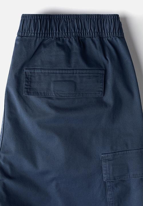 H&M - Loose fit twill cargo shorts - navy blue