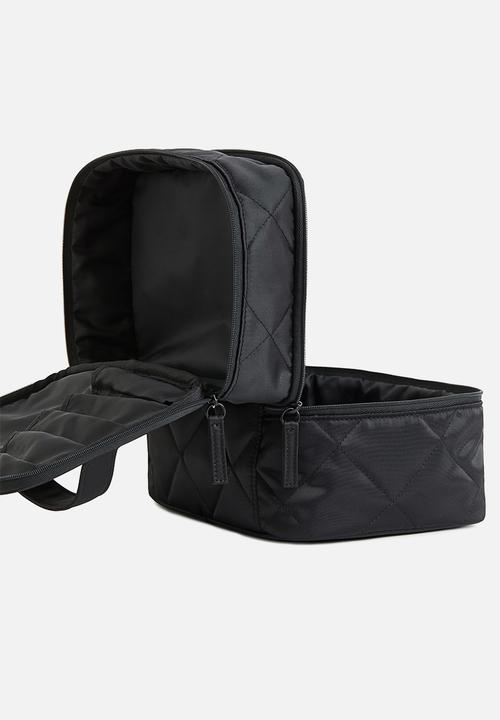 H&M - Large two-tiered wash bag - black quilted 