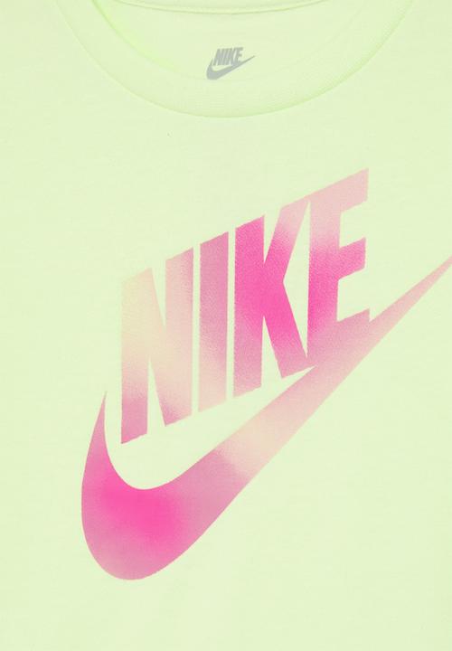 Nike - Nkg printed club graphic tee - lime ice