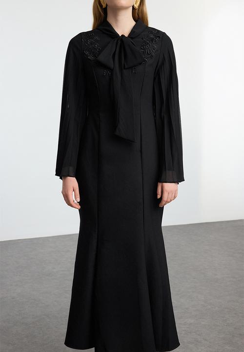 Trendyol - Black Embroidered Chiffon Sleeve Evening Dress