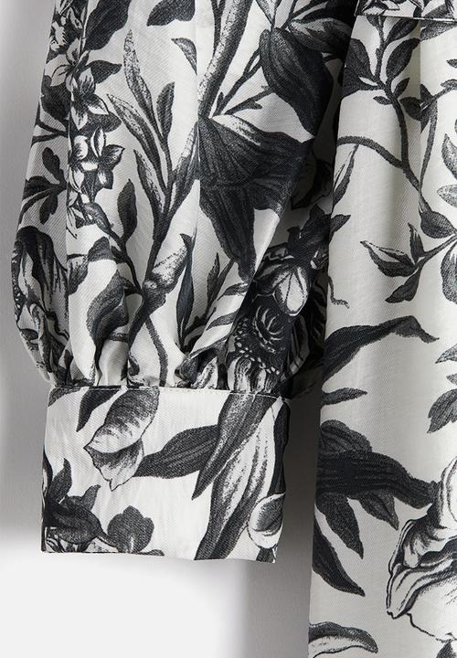 H&M - Tie-belt dress - white & grey floral 