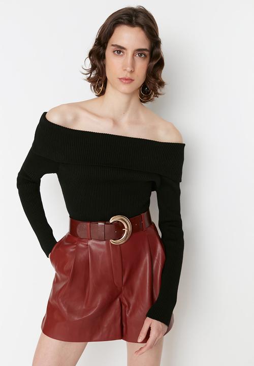 Trendyol - Black super crop carmen collar knitted top