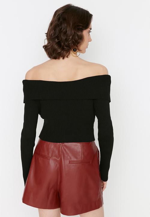 Trendyol - Black super crop carmen collar knitted top
