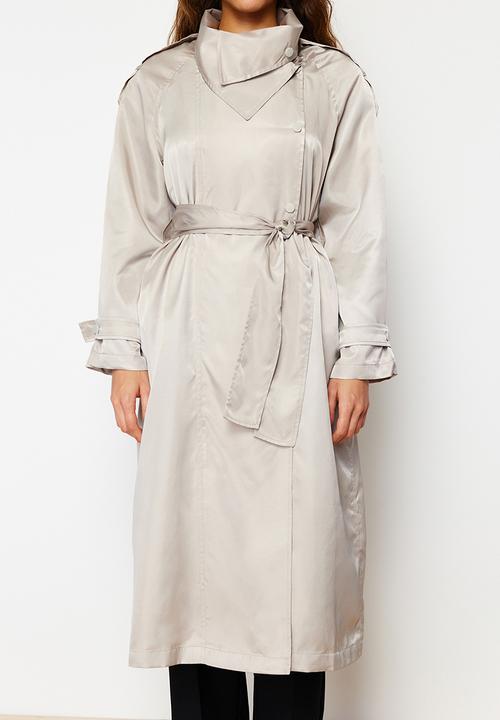 Trendyol - Oversize Wide-Cut Collar Button Shiny Belted Trench Coat - Beige 