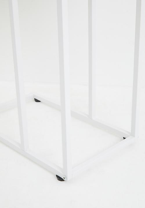 Sixth Floor - Deira side table - natural