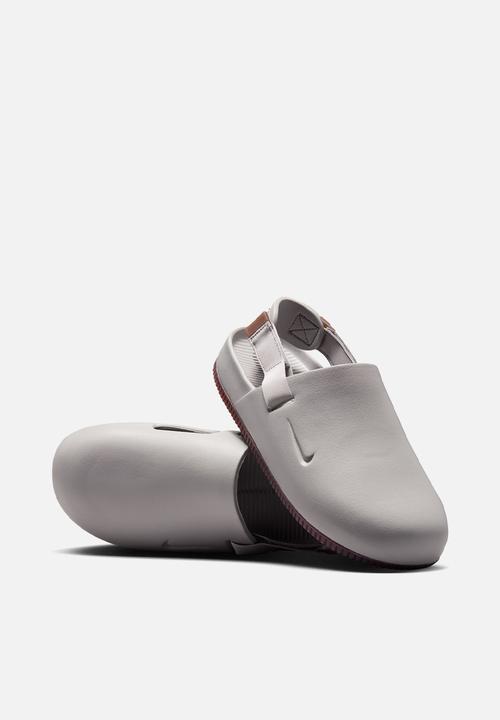 Nike - Nike Calm