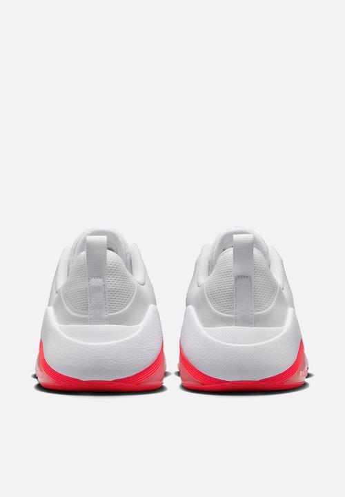 Nike - Nike Bella 7