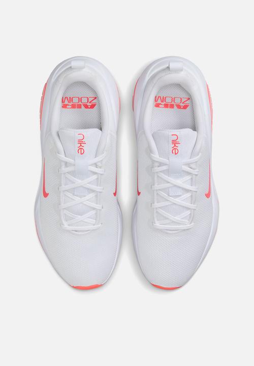 Nike - Nike Bella 7