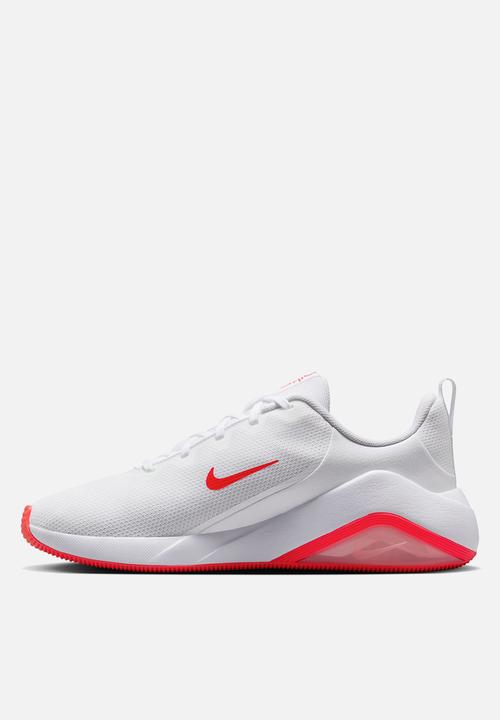 Nike - Nike Bella 7