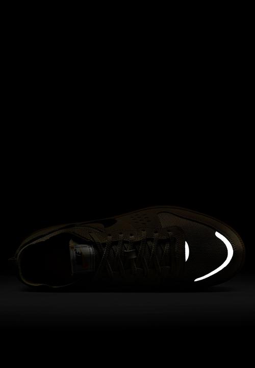 Nike - NIKE C1TY