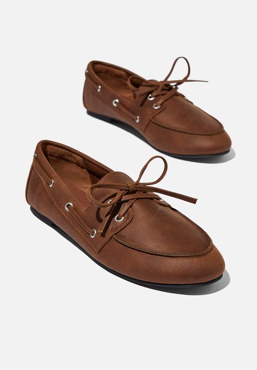 Cotton On - Billie Boat Shoe - Brown Disstressed