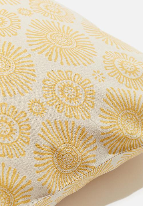 H&M - Patterned cushion cover - yellow floral 