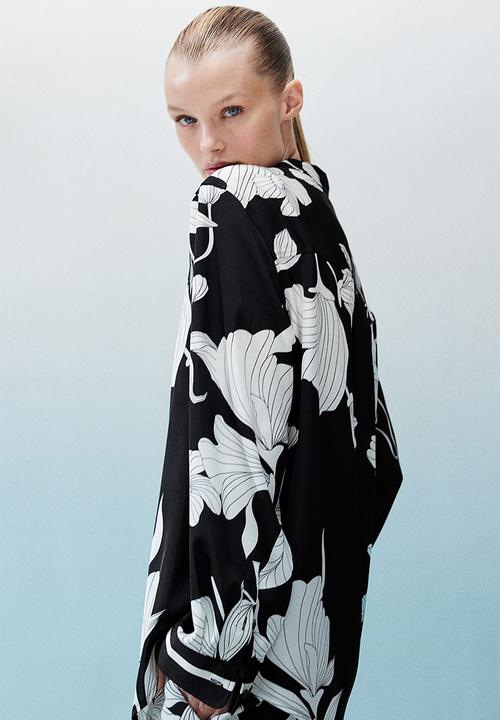 H&M - Long-sleeved shirt - black & white floral