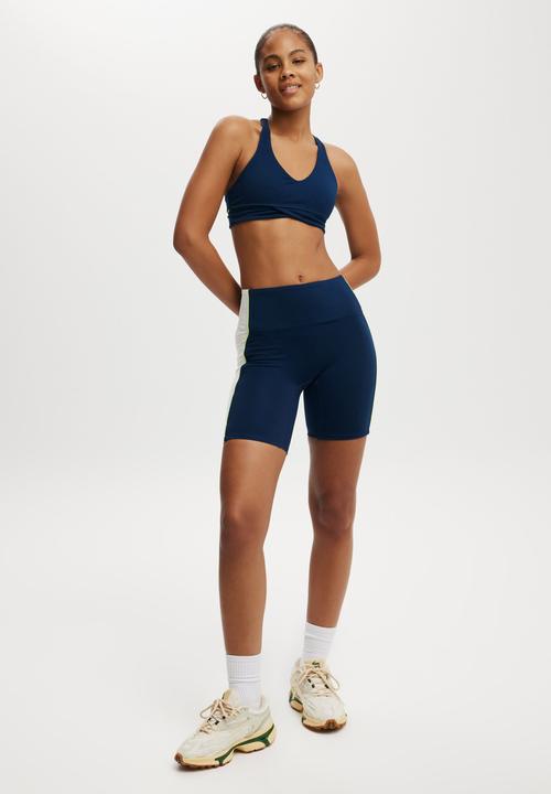 Cotton On - Ultra Soft Track Bike Short - Dark water / coconut milk
