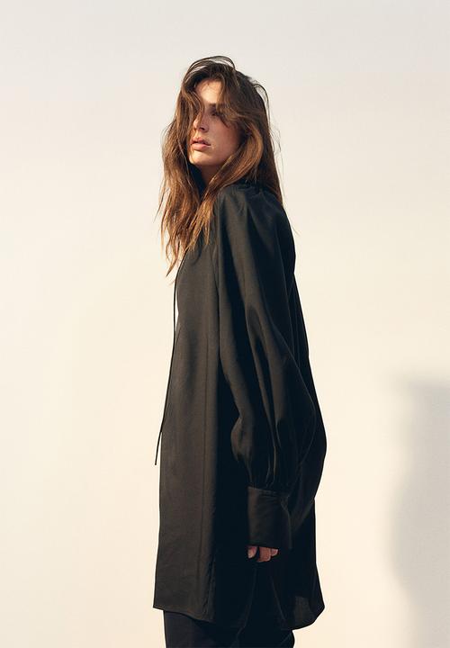 H&M - Oversized tie-detail dress - black