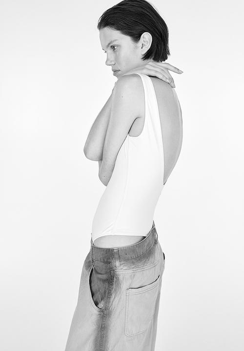 H&M - Low-back thong body - cream