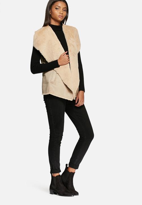 VILA - Sherpa waistcoat