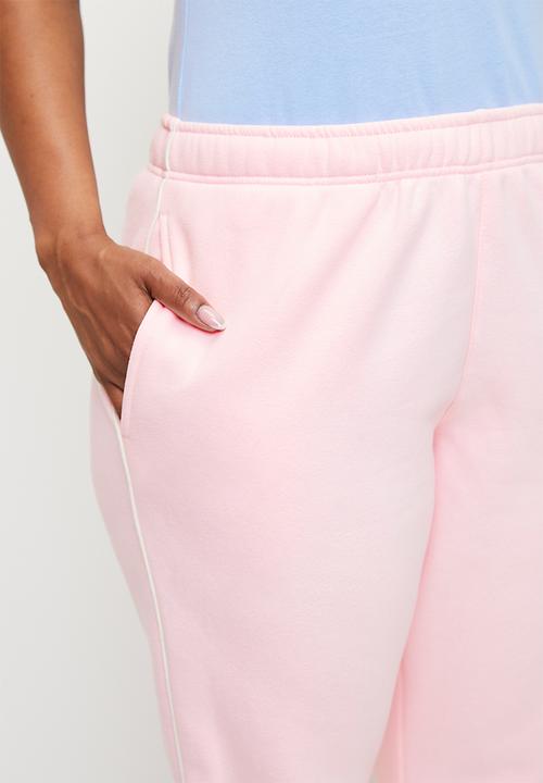 Cotton On - Plus Plush Essential Gym Sweatpant - Cherry Dream/Coconut Milk