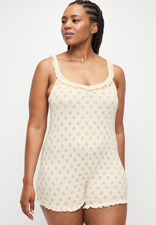 Cotton On - Plus Rib Ruffle Boyleg Romper - Teddy Antique White