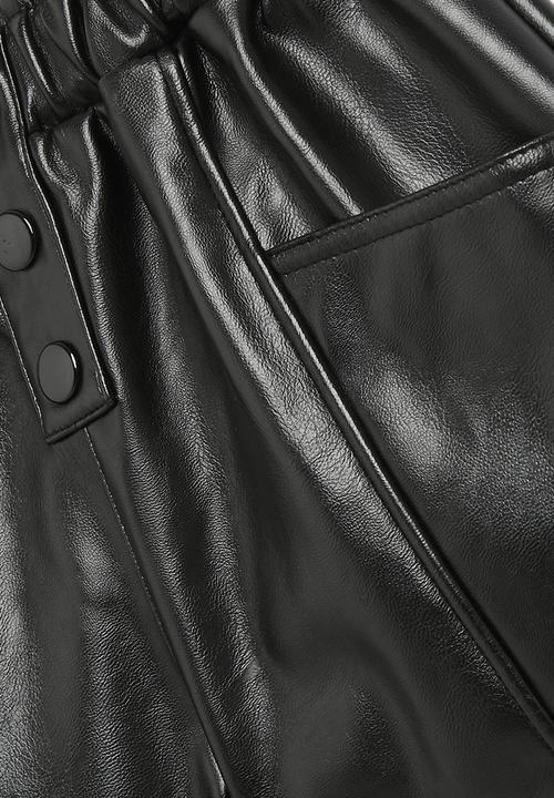 Pop Candy - Pleather shorts - black