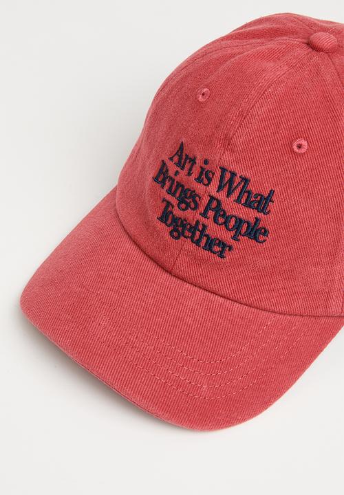 Rubi - Classic dad cap - art is what brings people together/red