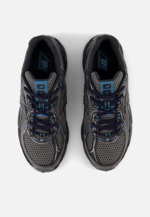 New Balance  - 740 V2