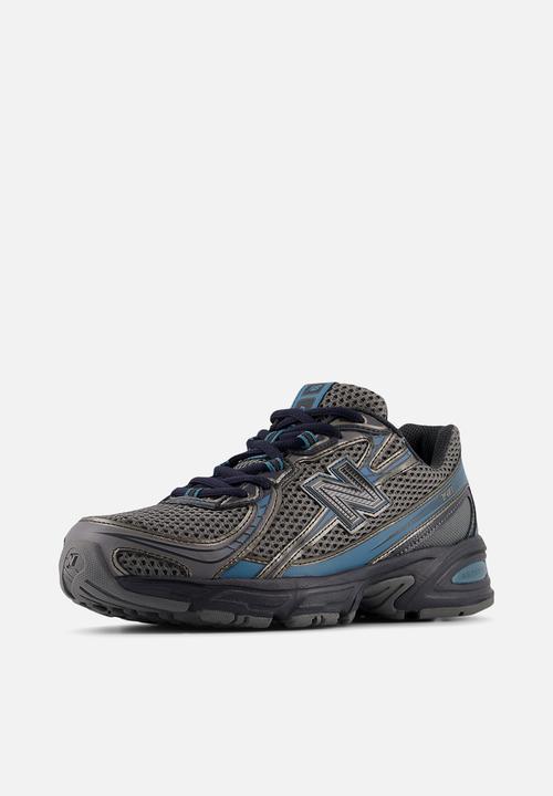 New Balance  - 740 V2
