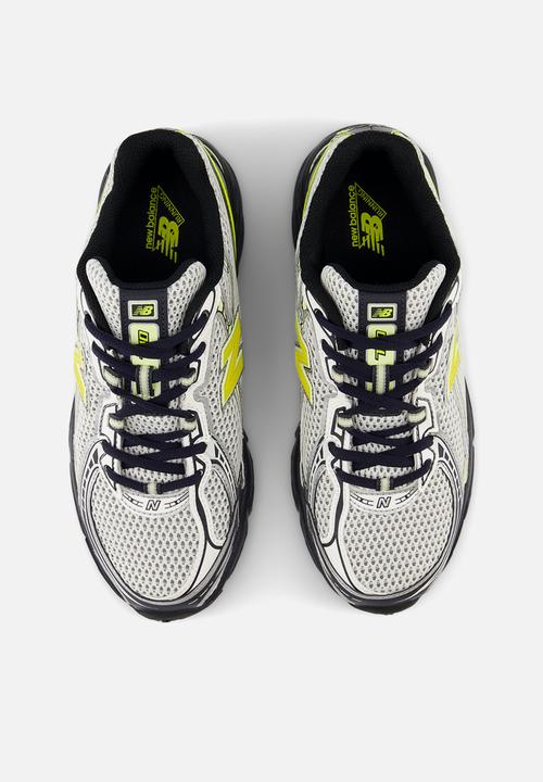 New Balance  - 740 V2