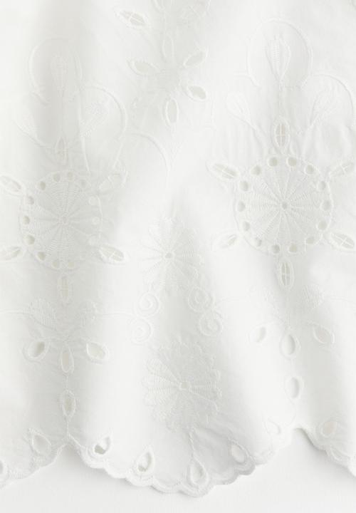 H&M - Cropped broderie anglaise blouse - cream