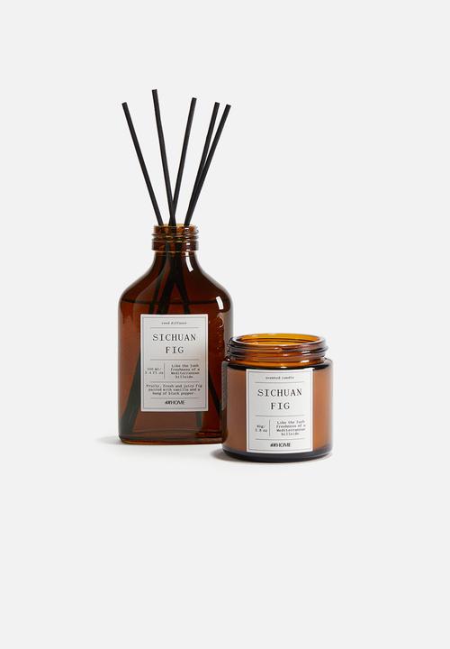 H&M - Small scented candle in glass holder - white/sichuan fig