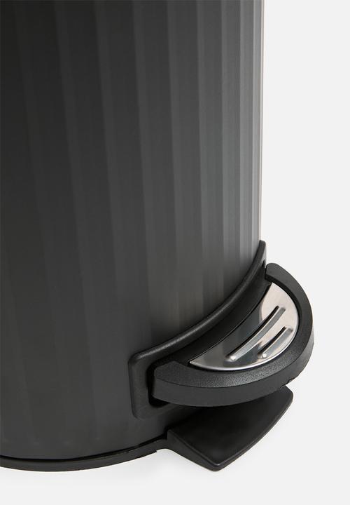 Bathroom Solutions - Ribbed pedal bin - black