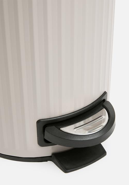 Bathroom Solutions - Ribbed pedal bin - beige